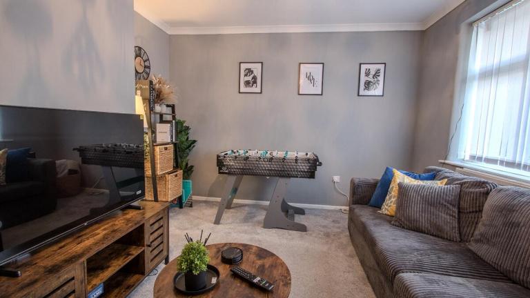 Modern 3BR House - Quiet Clifton Area - B&B Manchester