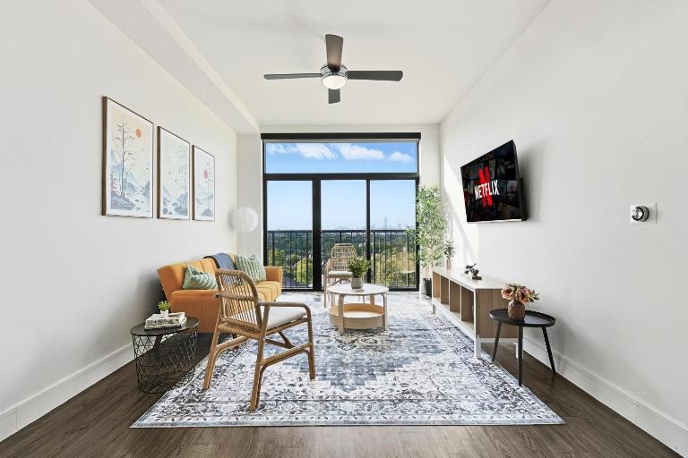 Skyline LUXE - Garage, Pool & Gym - B&B Houston
