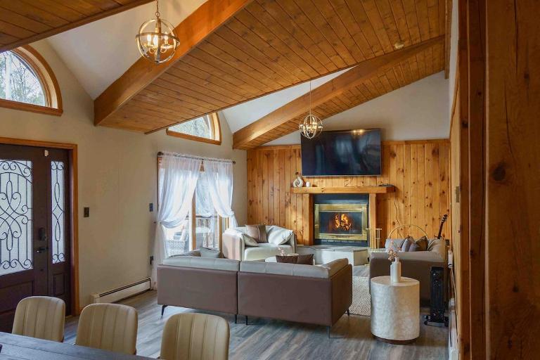Secluded Catskills Cabin , Cozy and Private - B&B Acra