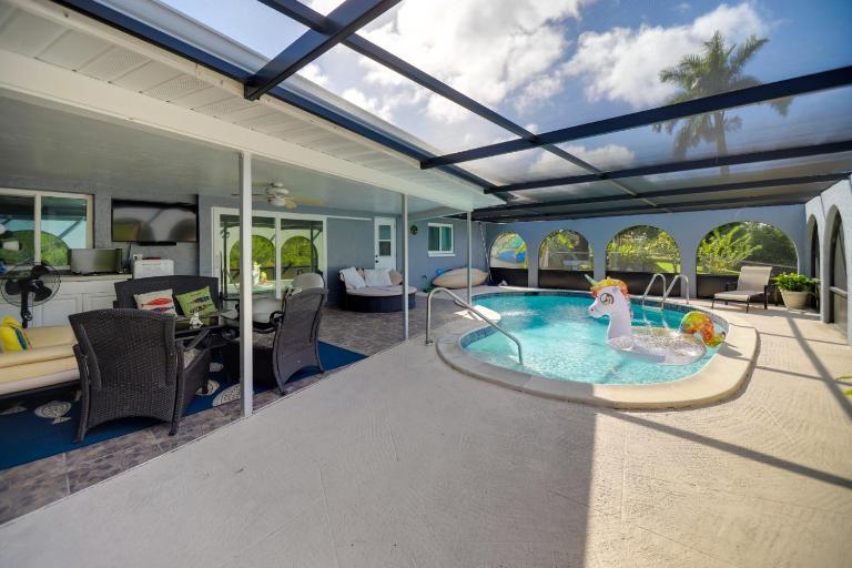 Heated Pool & BeachFront Villa with Soundproofed Doors in heart CapeCoral - B&B Cape Coral
