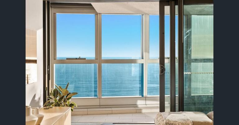 Iconic Views, Modern Luxury, Prime Location 2 Bdrm - Ferienwohnung Gold Coast