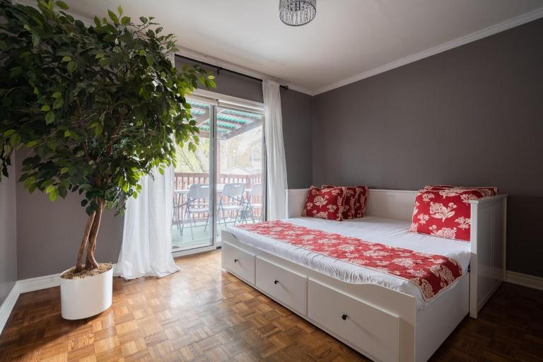 Spacious Bright Home In Woodbridge - B&B Vaughan