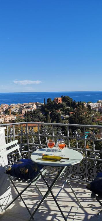 Riviera Palace face mer - Bed and Breakfast Menton