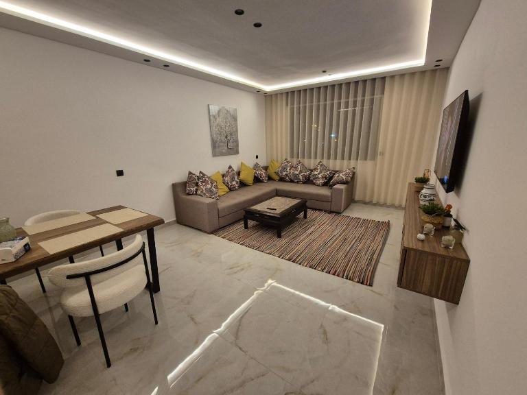 Central Apartment Tangier 3BR - B&B Tangeri