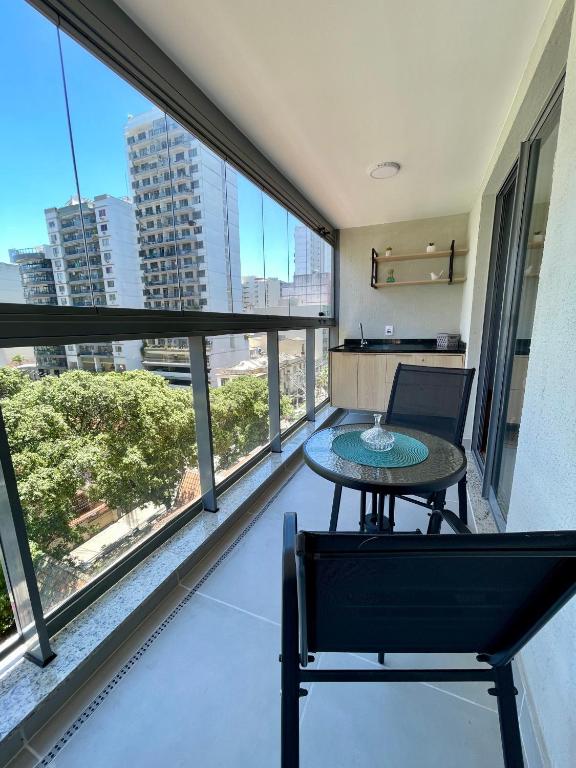 Apartamento Inteiro Novo Praia, 2 Varandas, Piscina e Vista Parcial MAC - B&B Niterói
