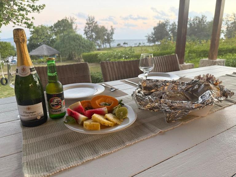 The Oasis Bukura - Beautiful Beachfront Villa - B&B Port Vila