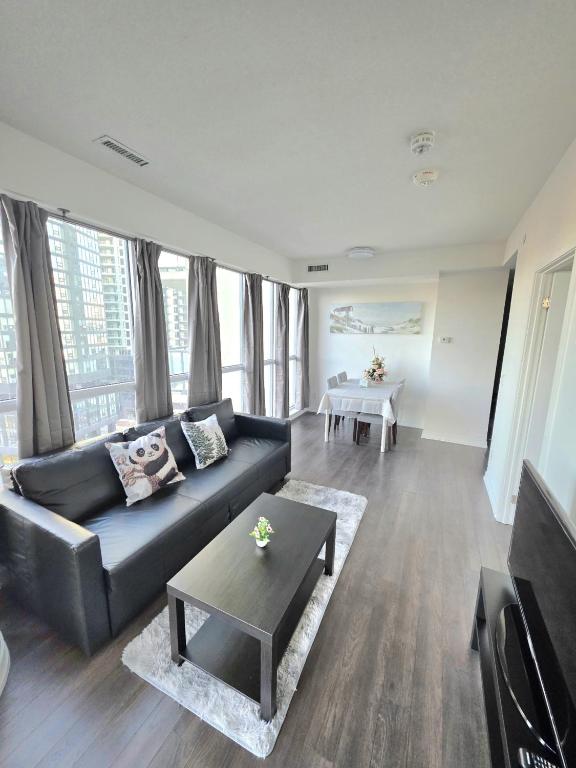 Amazing one bedroom suite with panoramic downtown views - B&B Toronto