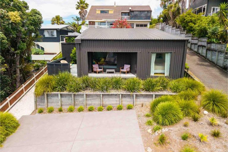 Up Above The Crescent - B&B Waihi Beach
