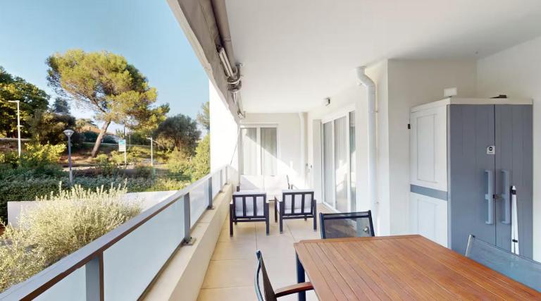 Lumineux 3 pièces avec terrasse et parking - proche plage - Chambres d'hôtes Villeneuve-Loubet