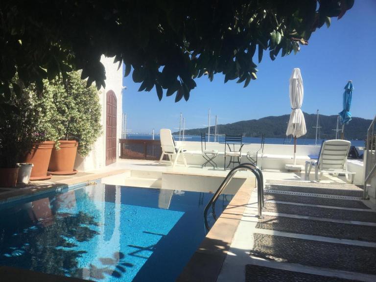 Castle81homes Blue - Sea view house - Bed and Breakfast Marmaris