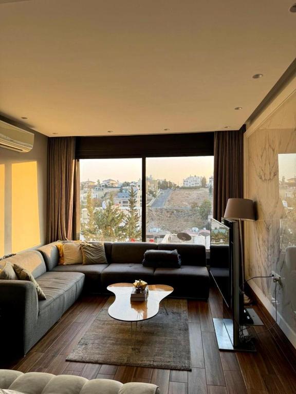 Elegant & Cozy Apartment in Heart of Amman - B&B Amman