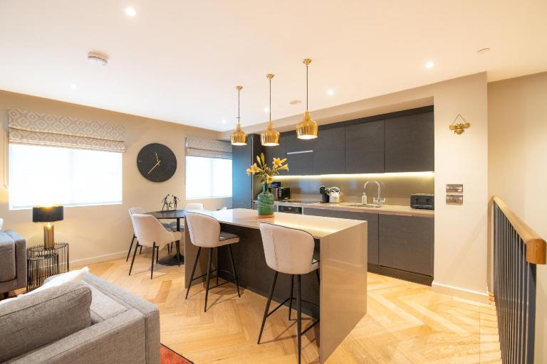 Entire 2 Bed - Free Parking - No. 15 - The Cosy Collection Ltd - B&B York