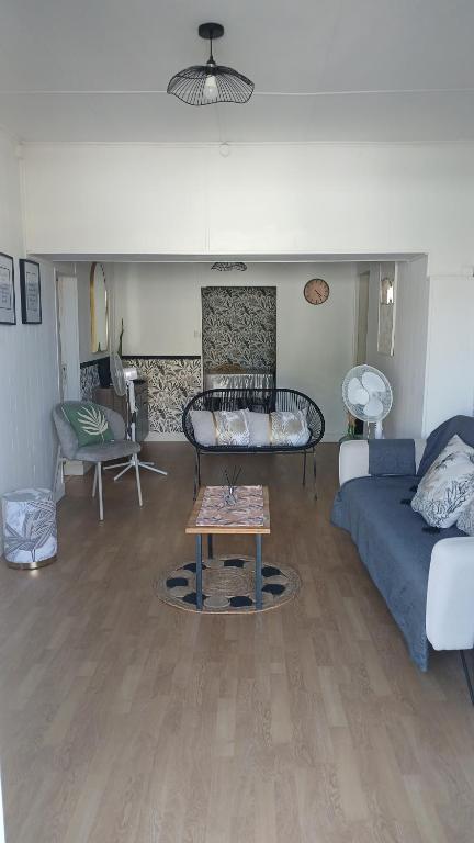 Maison créole T4 ou Chambres avec parking - Sainte Clotilde - B&B Saint-Denis
