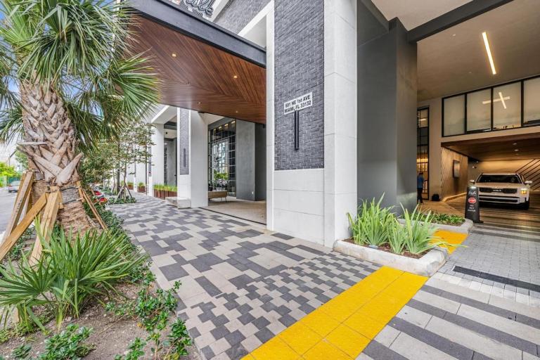 4612 High-Floor Studio w Skyline View and a 24-hour Gym in Downtown Miami - B&B Miami