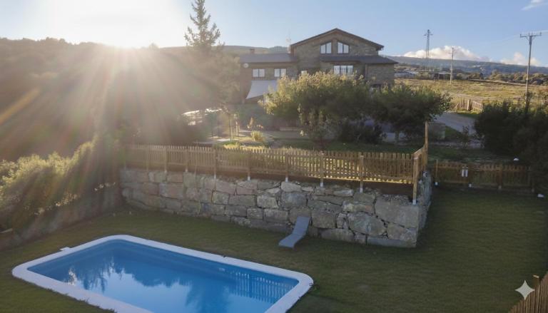Casa Rural piscina y vistas al Cadí - B&B Aravell