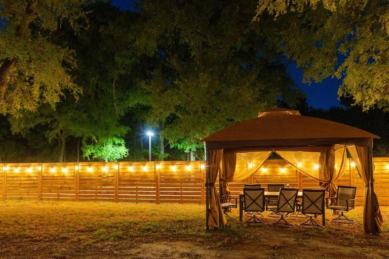 Cozy Austin Escape King and 3 Queens Family or Group - B&B Austin