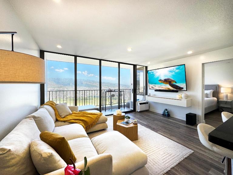 37Fl Renovated Gem Near Waikiki Beach with Parking - Ferienwohnung Honolulu