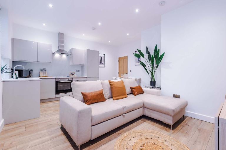 Old Town Hull Apt 2 - Sleeps 4 - Town Centre - Bed and Breakfast Kingston upon Hull