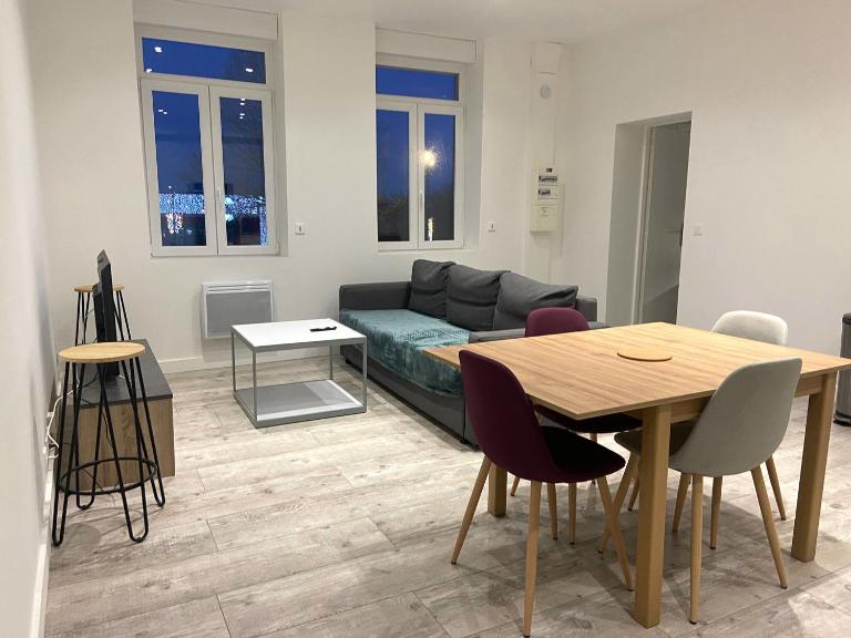 ღ Le Renouveau - T2 Proche Centre Ville & Gare - B&B Lallaing
