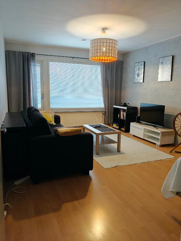 Peaceful and spacious apartment with free parking - Ferienwohnung Kemi
