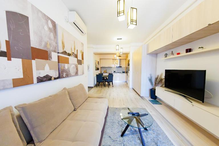 Studios & Apartments Palas at Lazar Towers with Parking Option - Bed and Breakfast Iași