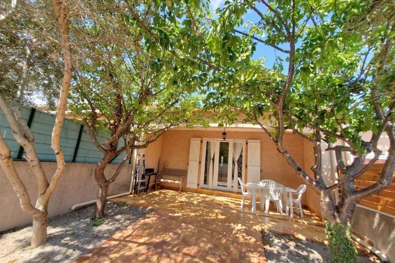 Le Salvador paisible maisonette pour 4 - Bed and Breakfast Sigean