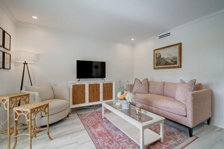 Le Malo Vacation Rental - B&B Naples