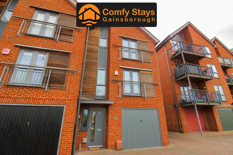 Luxury Riverside Living - B&B Morton