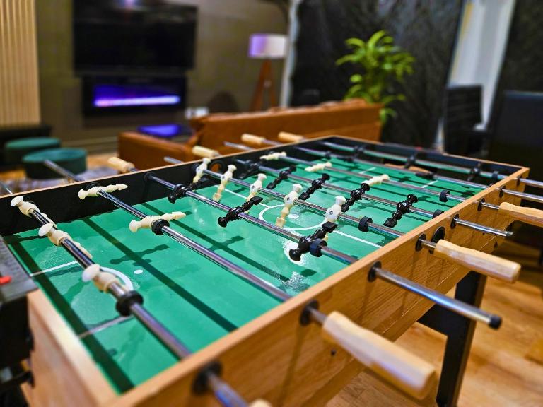 FamilyPet-Friendly Games Sleeps 10 6 Bds - Bed and Breakfast Lawrenceville