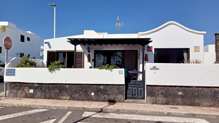 Casa Brisamar , Private Sea View House in Puerto del Carmen - Chambres d'hôtes Puerto del Carmen