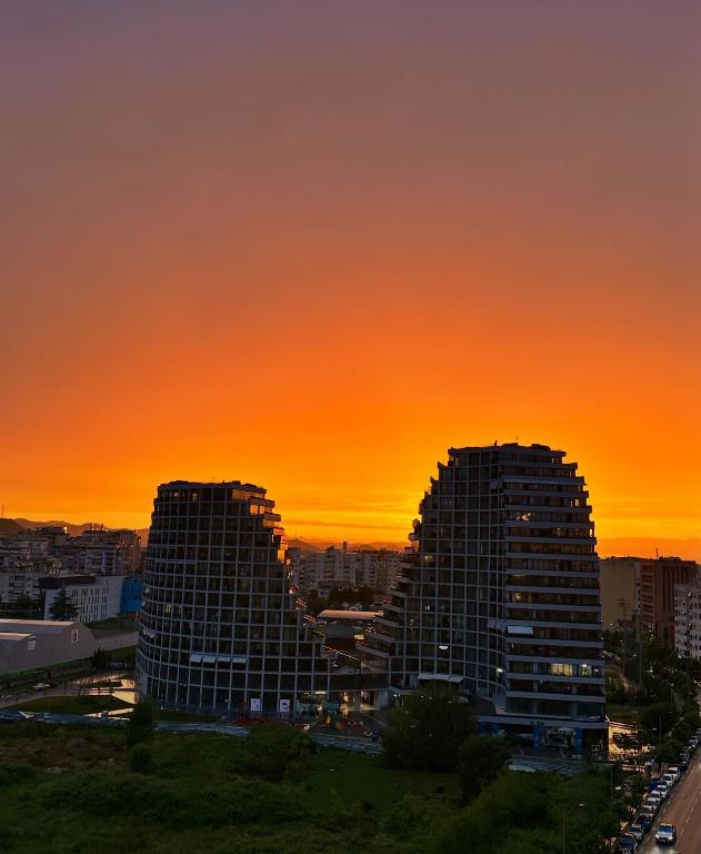 Sunny Apartment - B&B Tirana