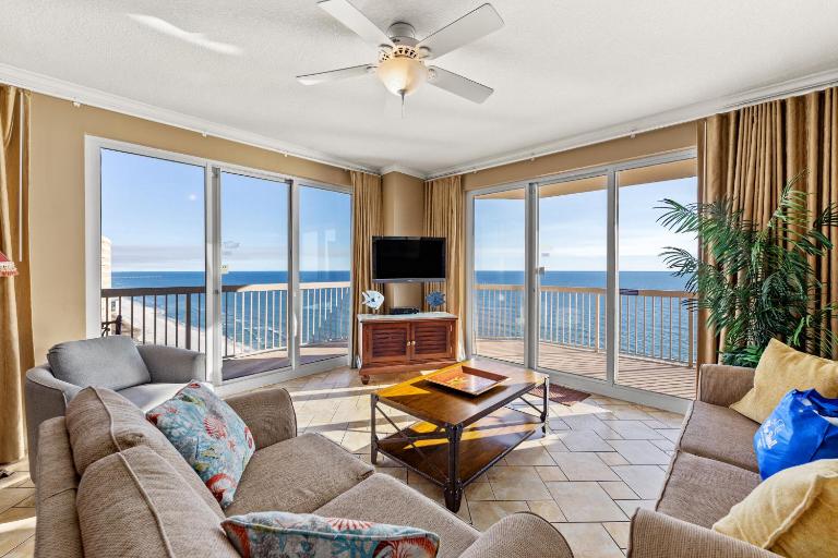 Gulf Front Master Bedroom, 2 Pools & Hot Tubs, Sleeps 8 - B&B Panama City Beach