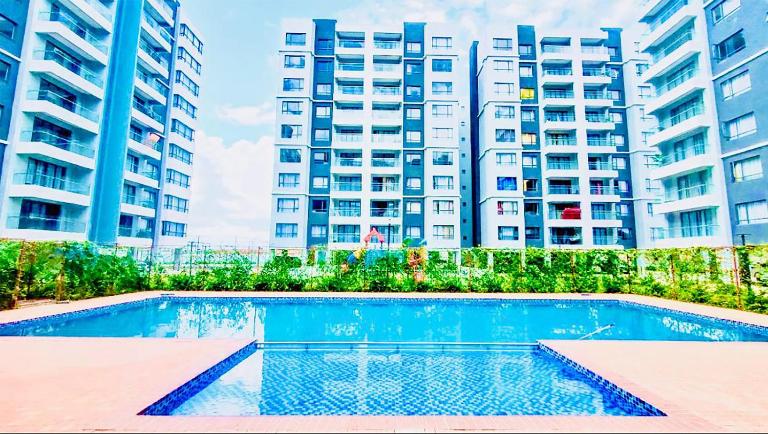 Two-Bedroom Apartment Near JKIA & SGR Free Parking & Wi-Fi By Irene - Chambres d'hôtes Nairobi