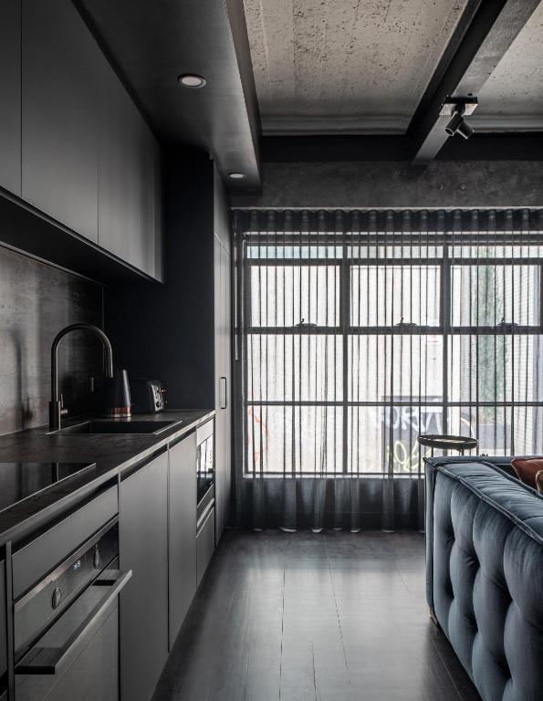 Warehouse conversion set 100 metres from Bridge Rd - B&B Melbourne