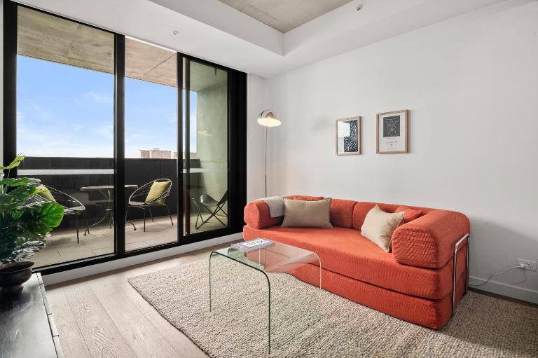 Modern Industrial Hideaway - B&B Melbourne