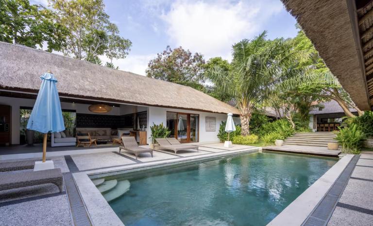 Spaceous 6BR Villa with Garden - Perfect for Groups & Families - B&B Kerobokan