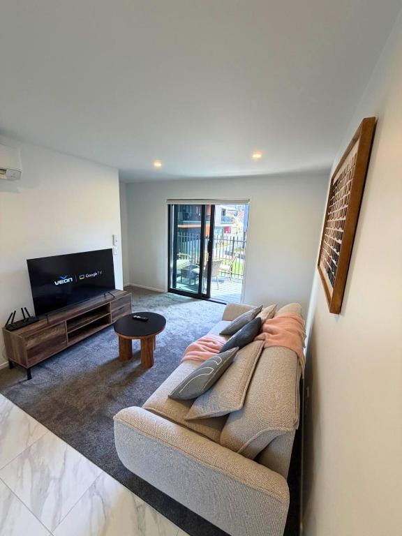 Contemporary 2BR Stay Near Te Kaha - Ferienwohnung Christchurch
