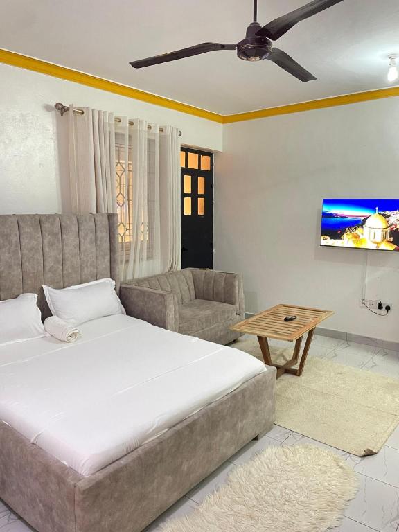 Kwetu Studio Apartment in Bamburi, Mombasa - B&B Mombasa