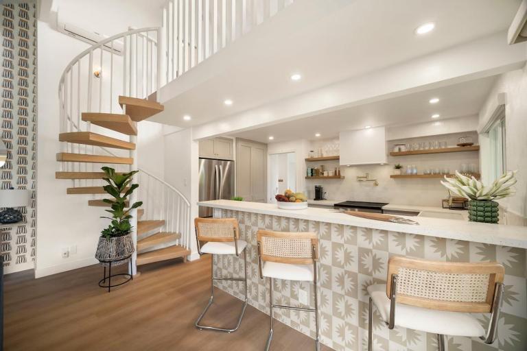 Trendy Surf & Stay Getaway Princeville - B&B Princeville