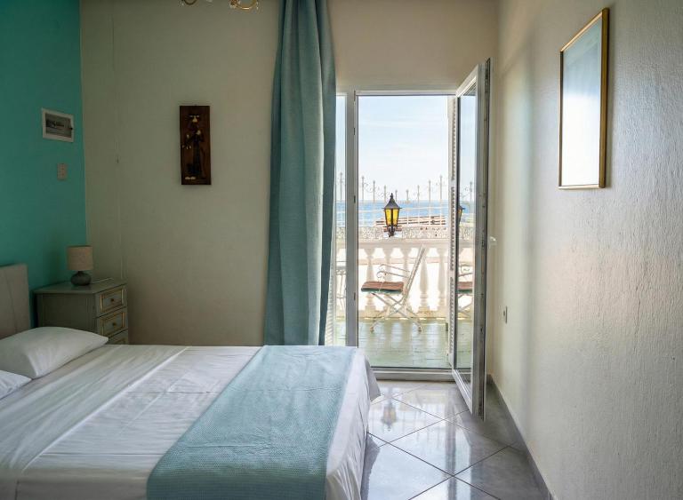 Beachfront Family Escape - Chambres d'hôtes Néa Kallikráteia