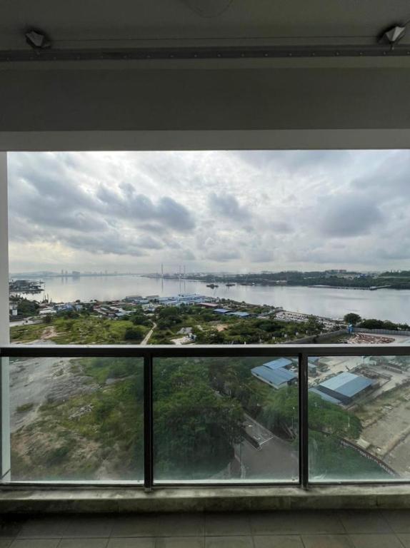 Seaview 3BR R&F 3 Min CIQ Family Stay Washer - B&B Johor Bahru