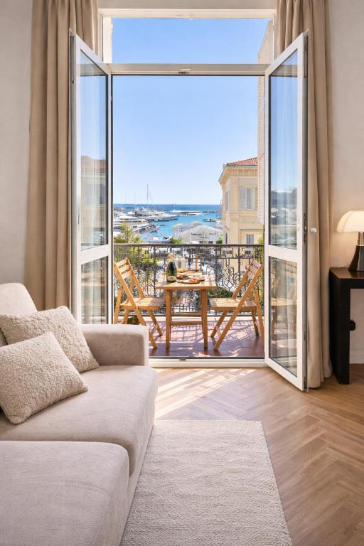 DELUXE SEAVIEW BALCONY - 2 min PALAIS & BEACH - B&B Cannes