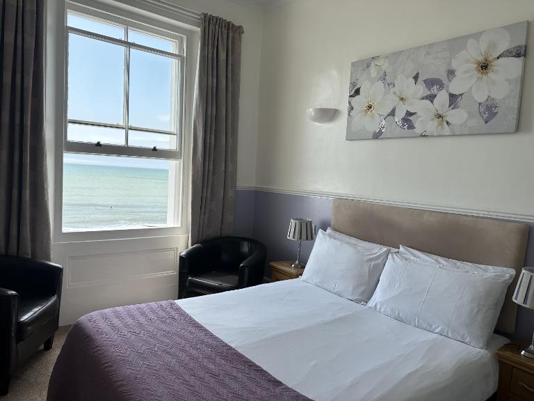 The Lindum - B&B Hastings