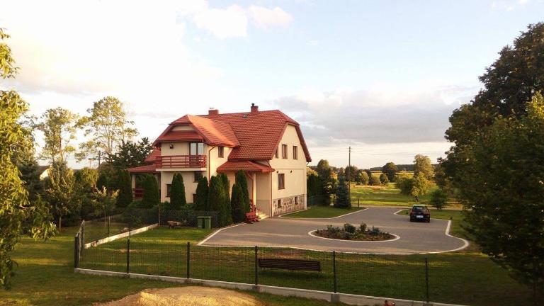 Agroturystyka Pod Jodłami - B&B Kołaki Wietrzychowo