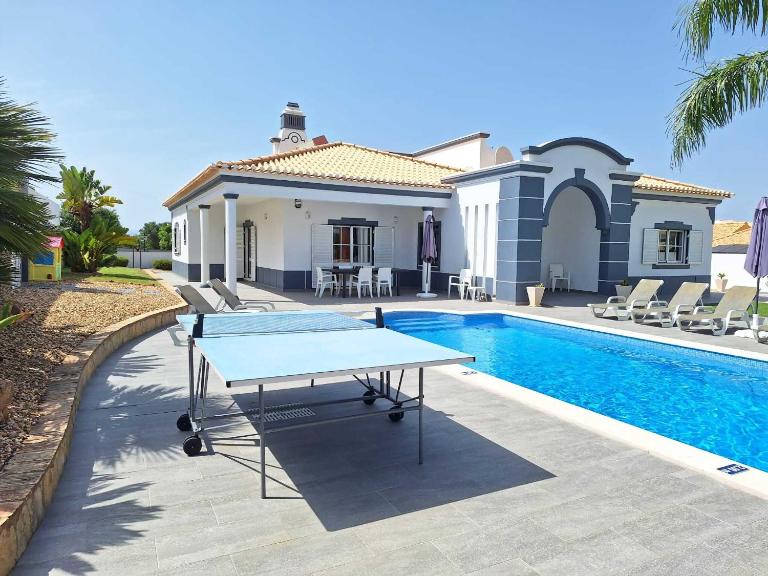 Villa Jorge by Ecovillas Albufeira - Bed and Breakfast Galé