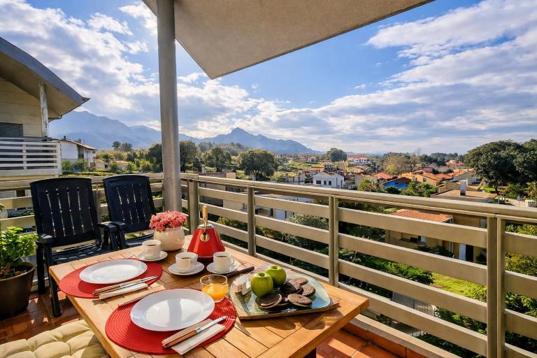El Arcin - Piscina, terraza y parking en Llanes - B&B Llanes