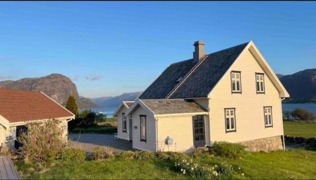 Oanes House - Bed and Breakfast Forsand