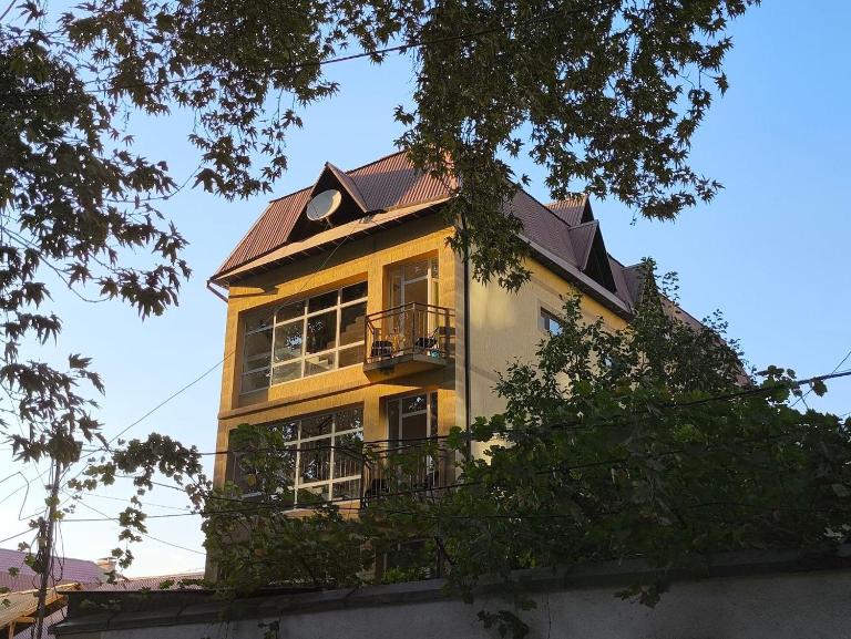 "Radj`Mahal"- Apartments - Bed and Breakfast Doesjanbe