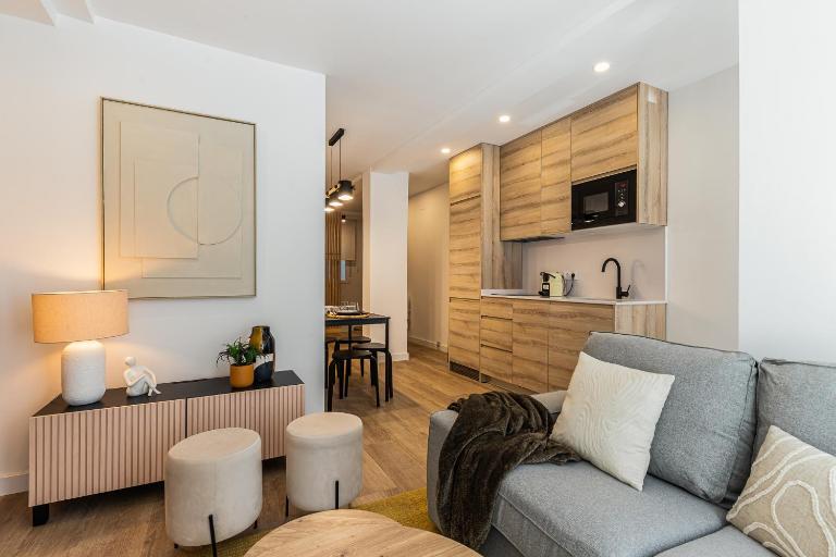 Queen's Salamanca Boutique I - Alojamiento corta estancia - B&B Madrid