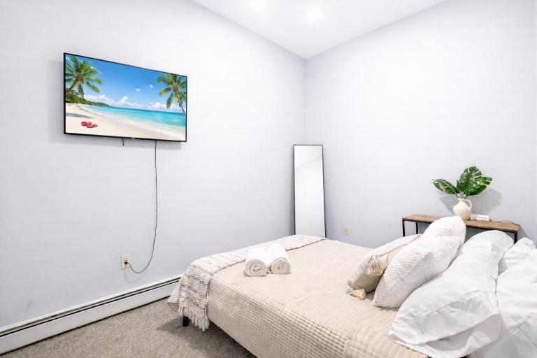 Escape your everyday in your COZY HIDEAWAY Feel right at home Relax recharge & unwind - B&B Troy